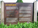 Informatiebord naast de kerk, klik op deze afbeelding zodat de tekst leesbaar wordt